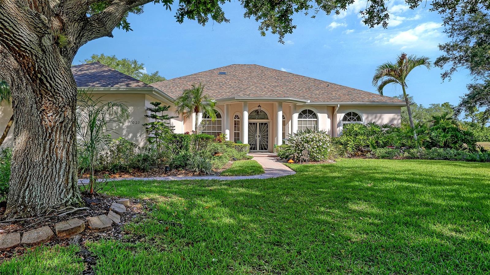7025 N SERENOA DR, SARASOTA, FL, 34241