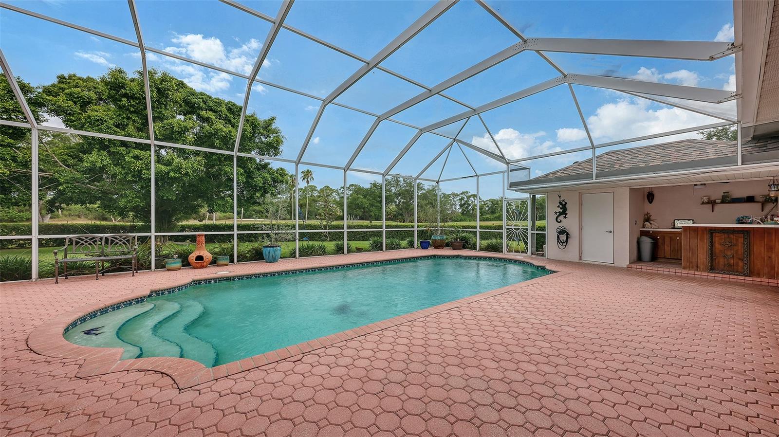 7025 N SERENOA DR, SARASOTA, FL, 34241