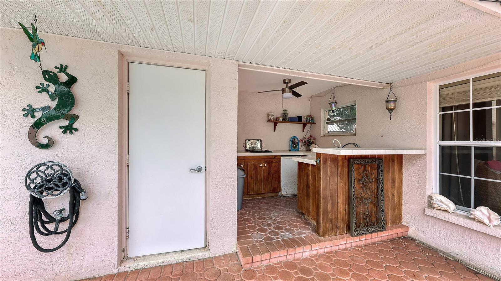 7025 N SERENOA DR, SARASOTA, FL, 34241