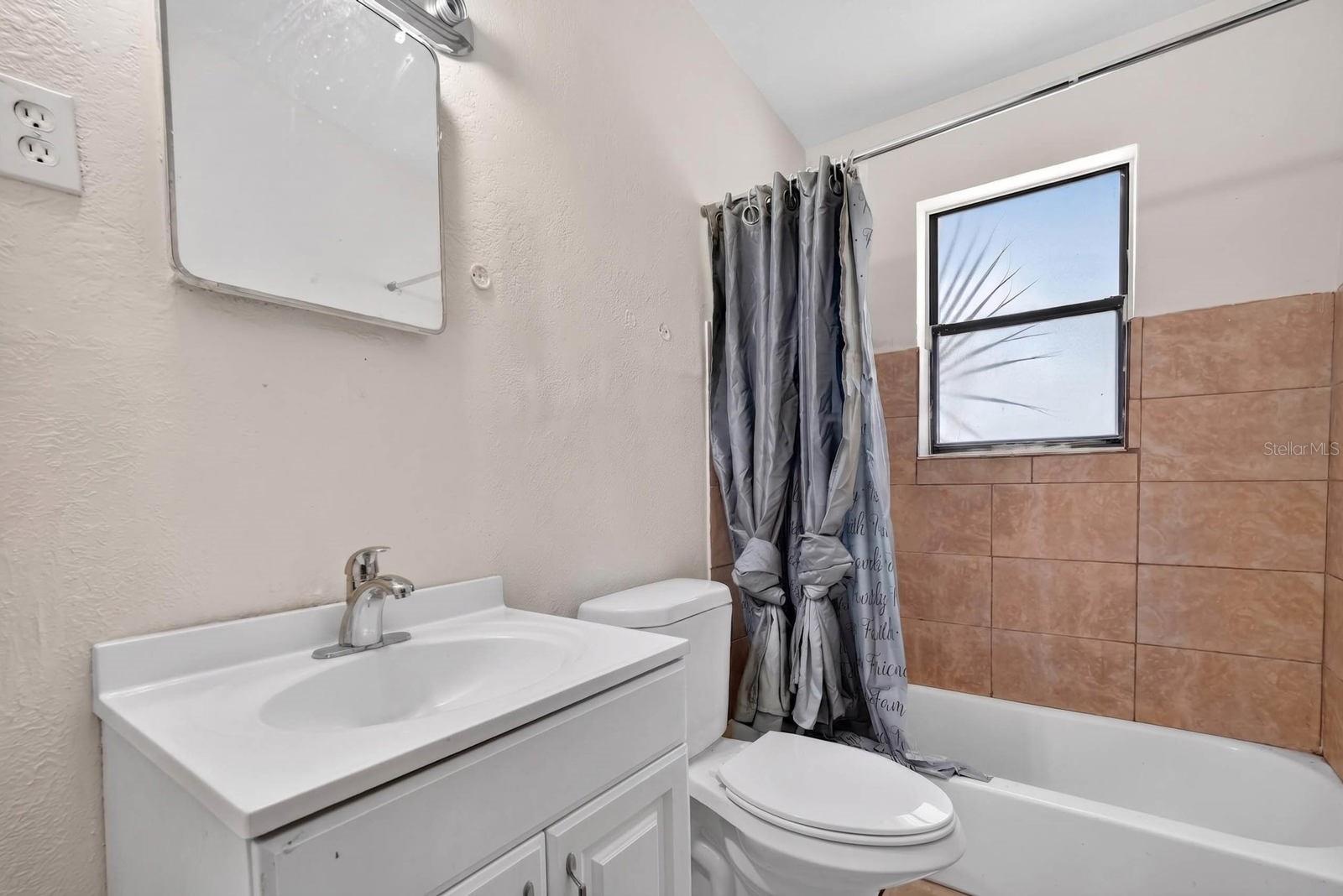 610 HOLMES AVE, DAYTONA BEACH, FL, 32114