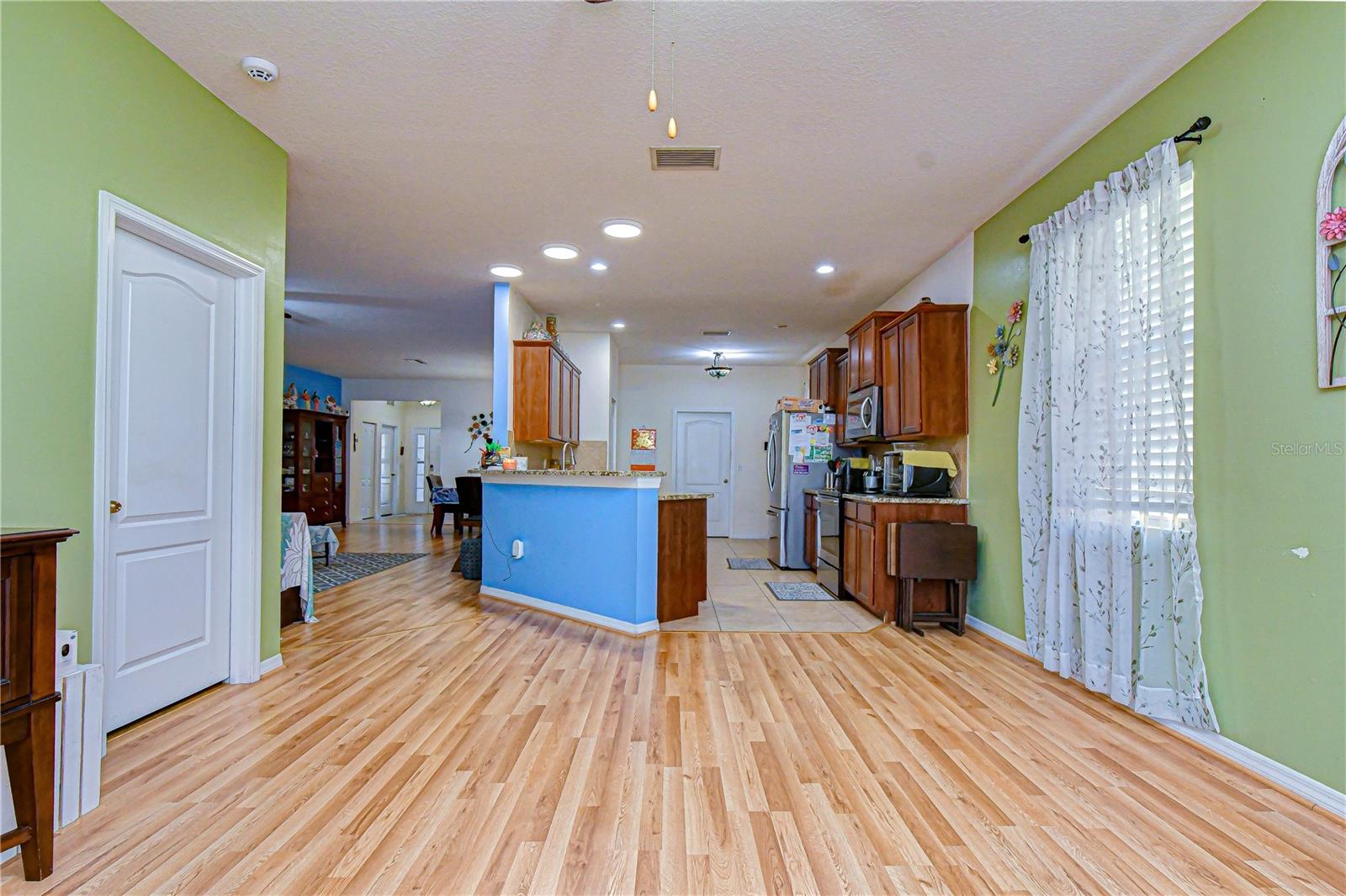 6252 TWIN BRIDGES DR, ZEPHYRHILLS, FL, 33541