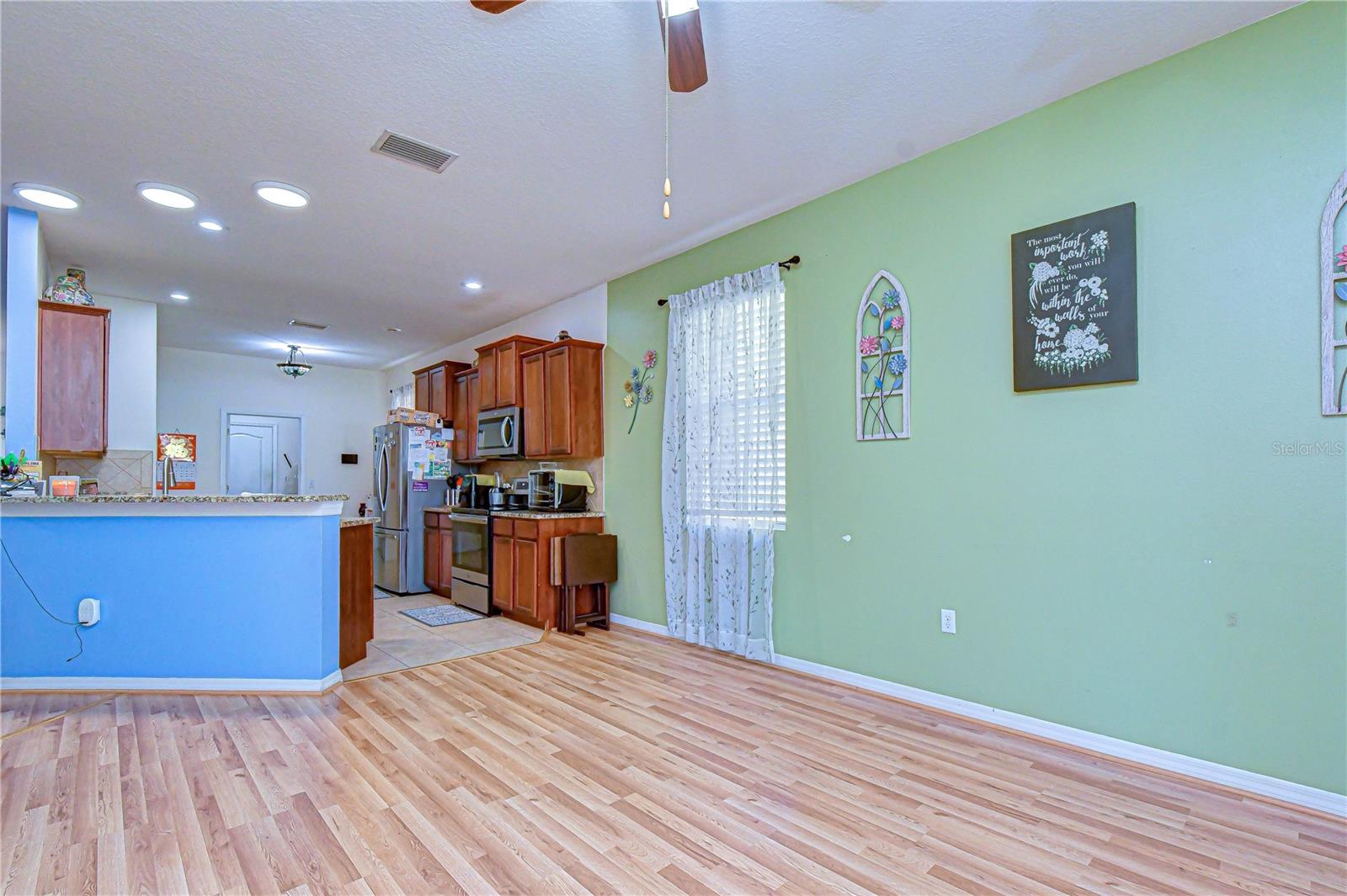 6252 TWIN BRIDGES DR, ZEPHYRHILLS, FL, 33541