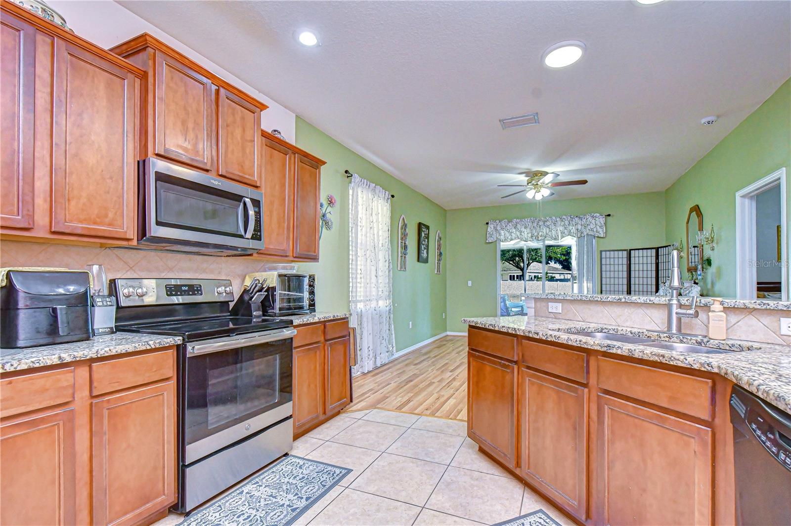 6252 TWIN BRIDGES DR, ZEPHYRHILLS, FL, 33541