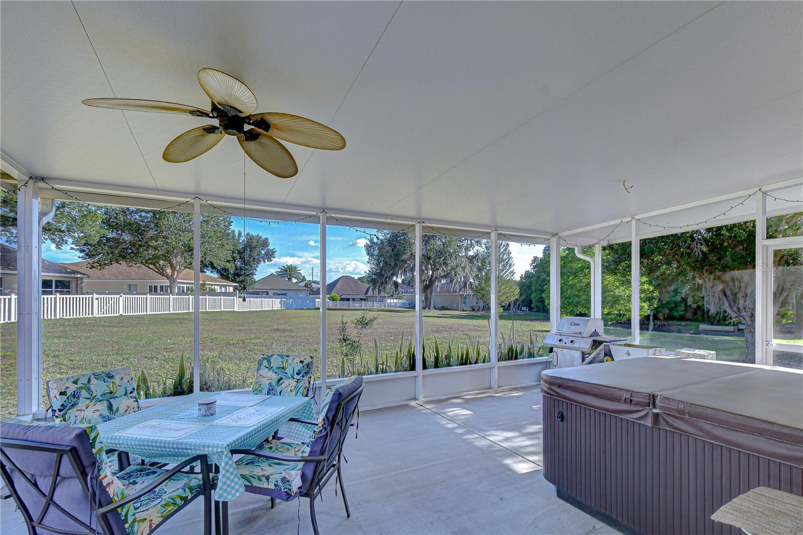 6252 TWIN BRIDGES DR, ZEPHYRHILLS, FL, 33541