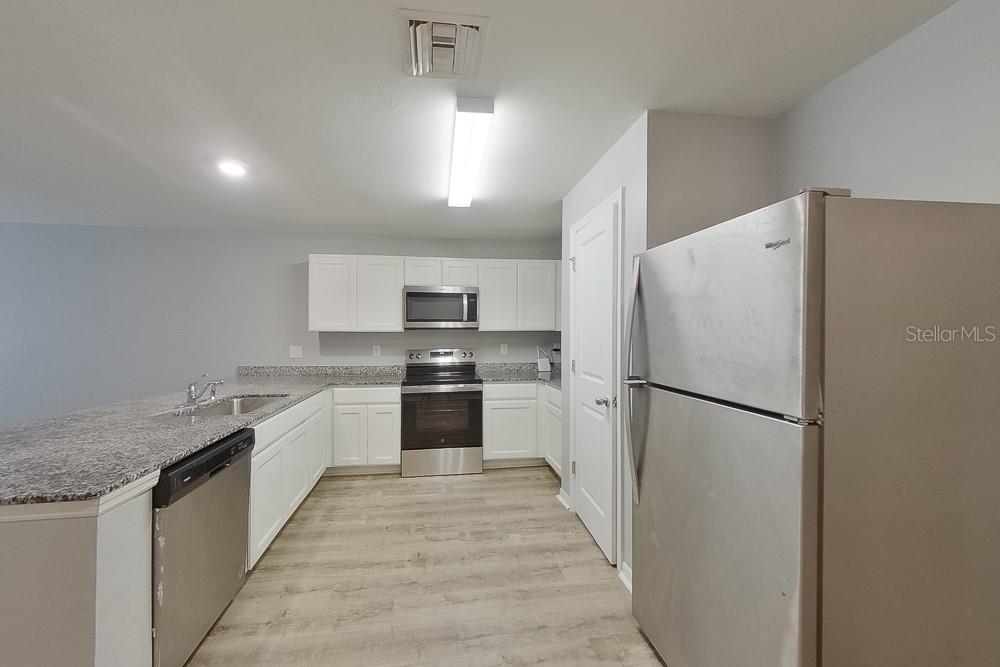 3024 NE 1ST AVE, CAPE CORAL, FL, 33909