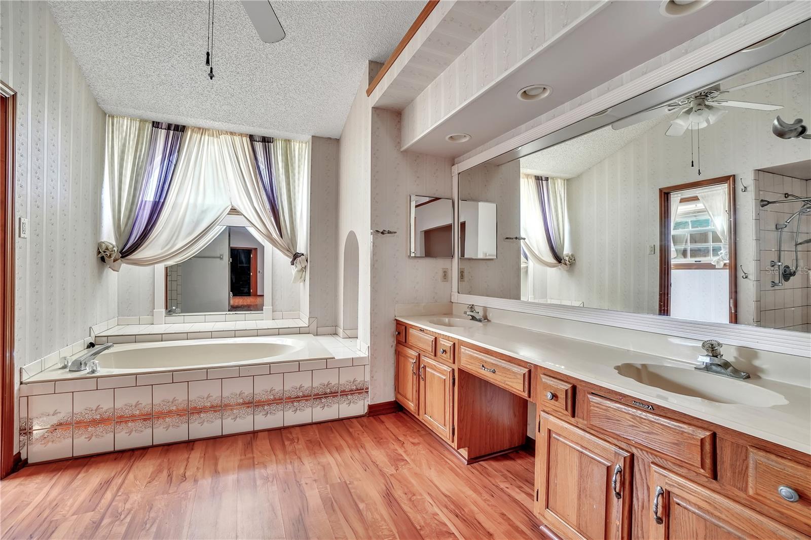 13 BASS LAKE DR, DEBARY, FL, 32713