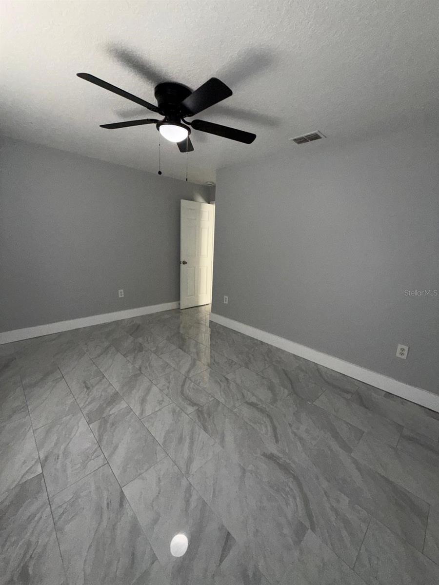 8539 N HYALEAH RD, TAMPA, FL, 33617