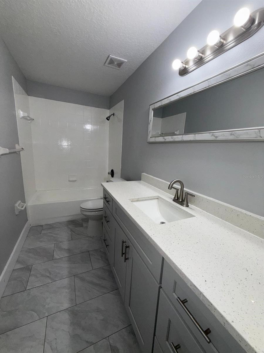 8539 N HYALEAH RD, TAMPA, FL, 33617