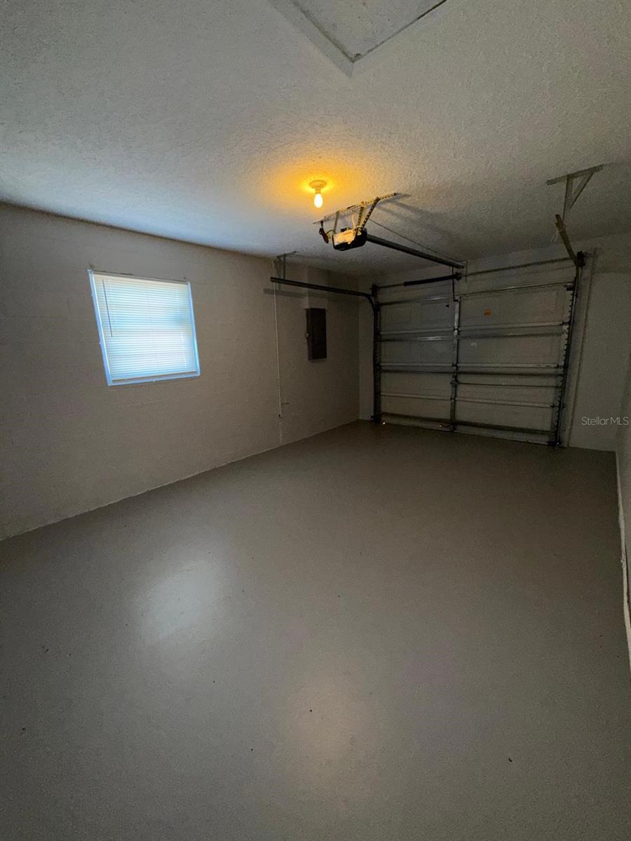 8539 N HYALEAH RD, TAMPA, FL, 33617