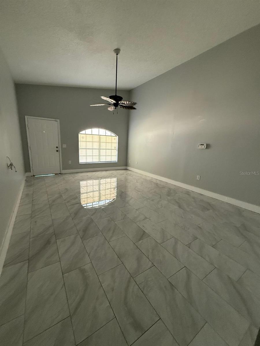 8539 N HYALEAH RD, TAMPA, FL, 33617