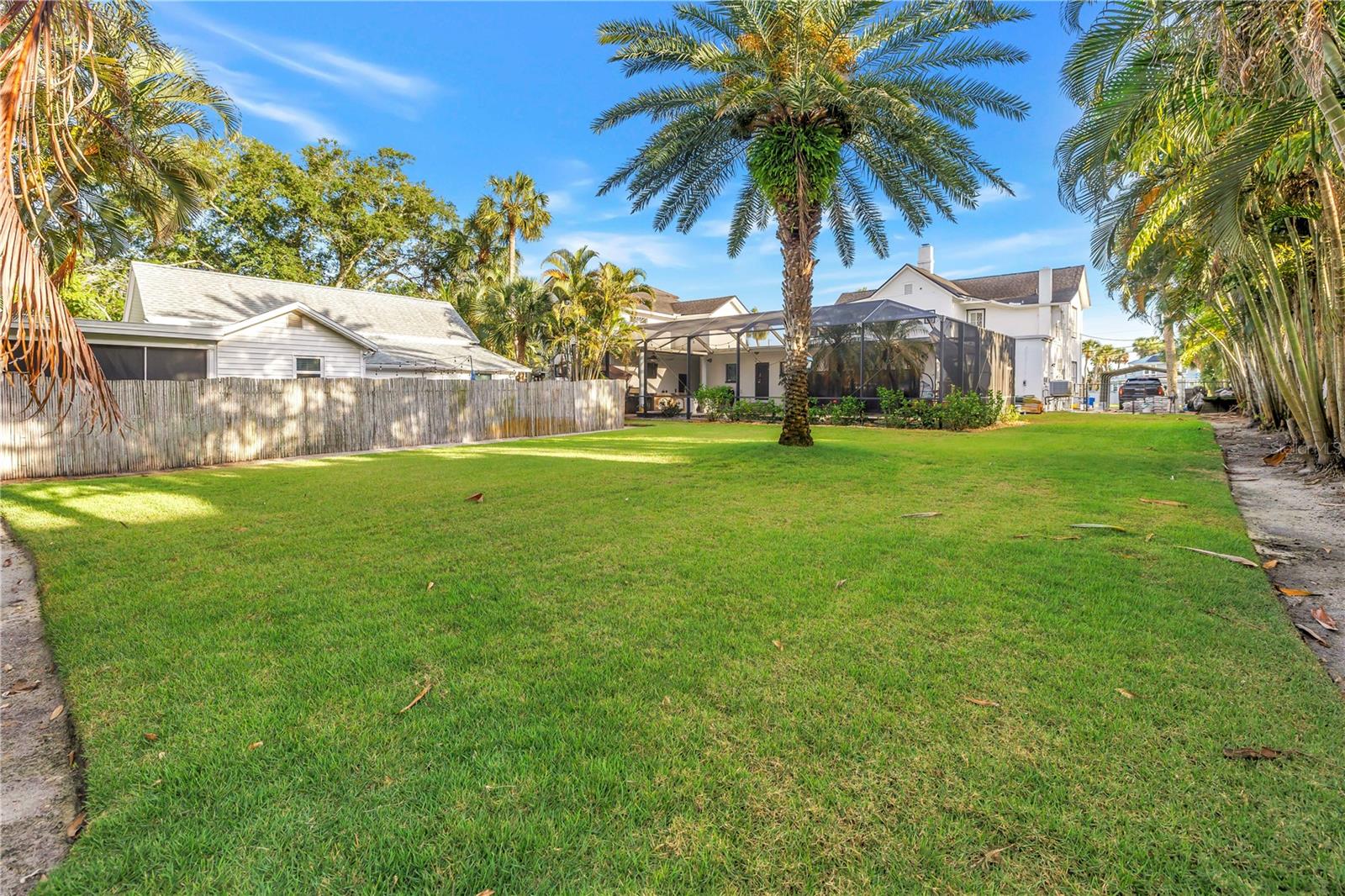 208 N SPRING BLVD, TARPON SPRINGS, FL, 34689