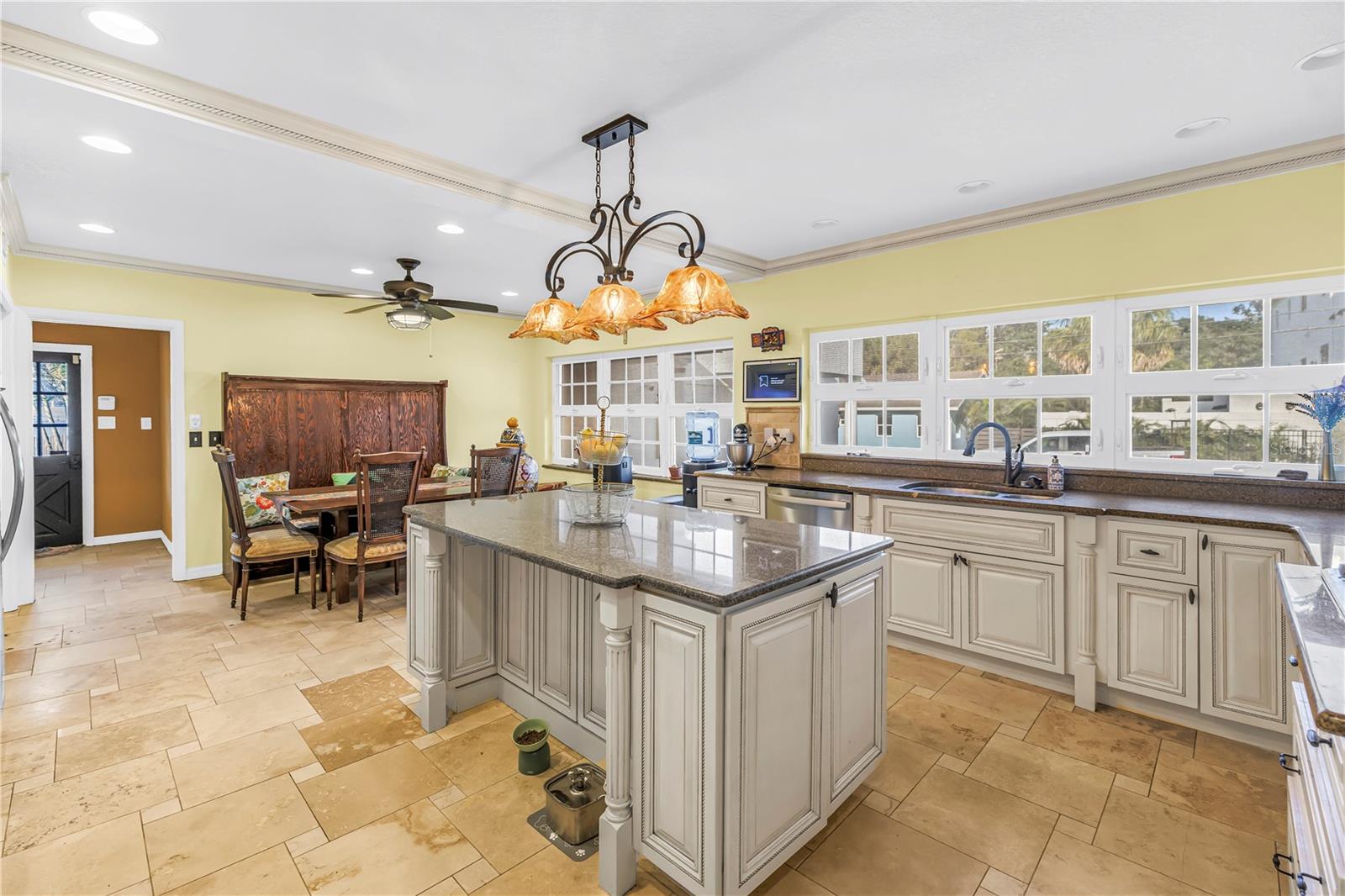 208 N SPRING BLVD, TARPON SPRINGS, FL, 34689