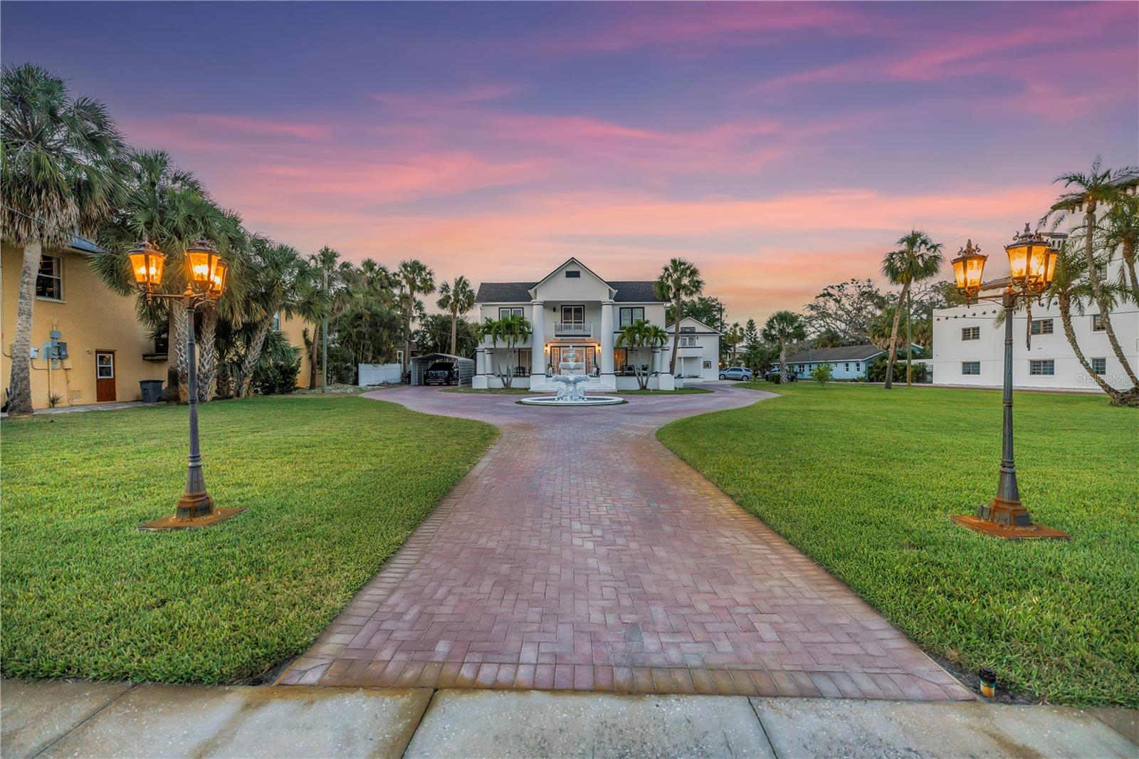 208 N SPRING BLVD, TARPON SPRINGS, FL, 34689