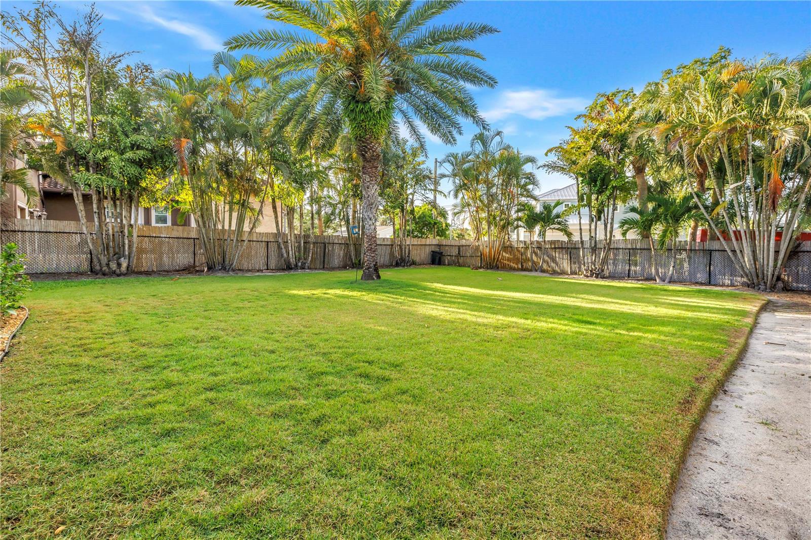 208 N SPRING BLVD, TARPON SPRINGS, FL, 34689