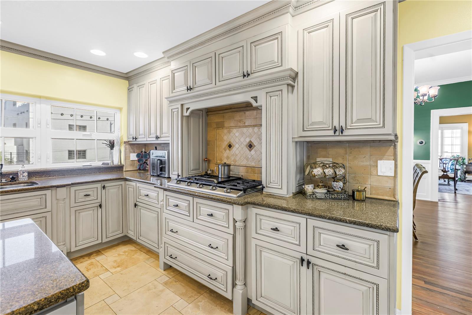 208 N SPRING BLVD, TARPON SPRINGS, FL, 34689
