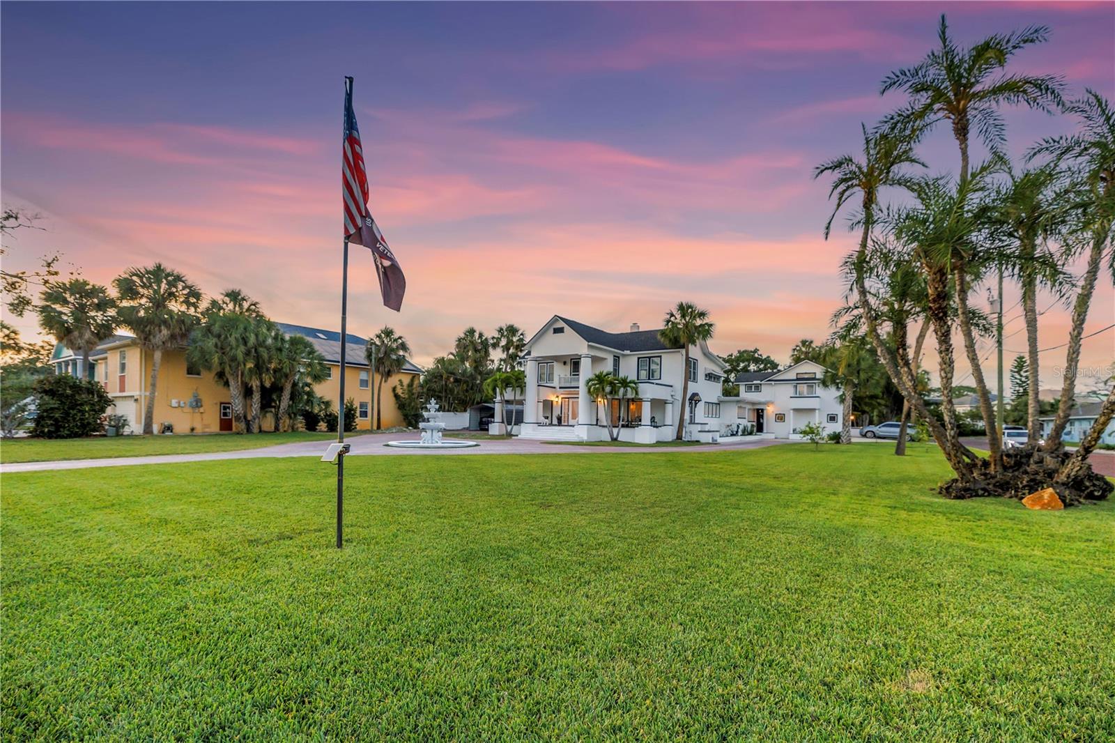 208 N SPRING BLVD, TARPON SPRINGS, FL, 34689