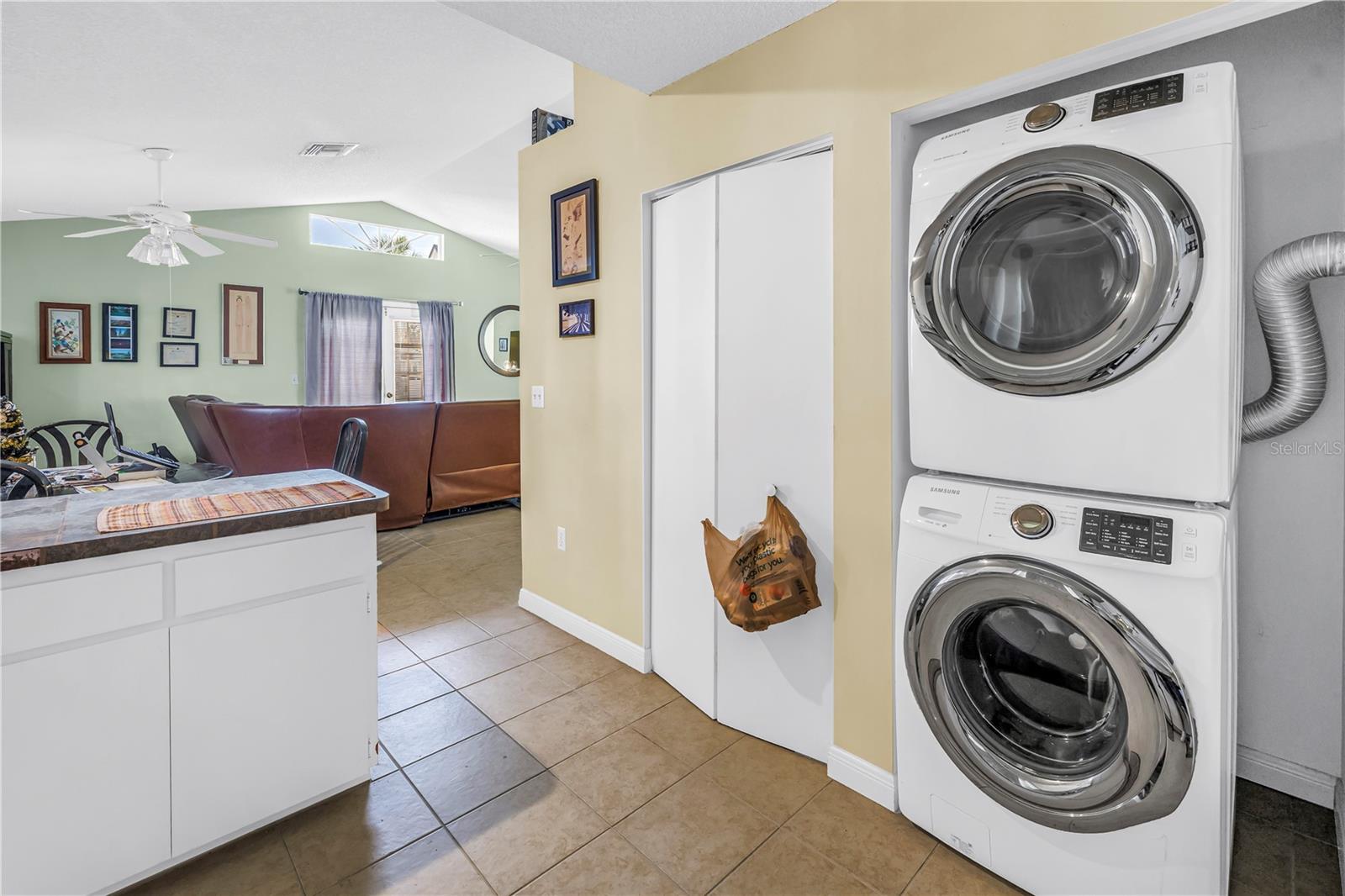 208 N SPRING BLVD, TARPON SPRINGS, FL, 34689