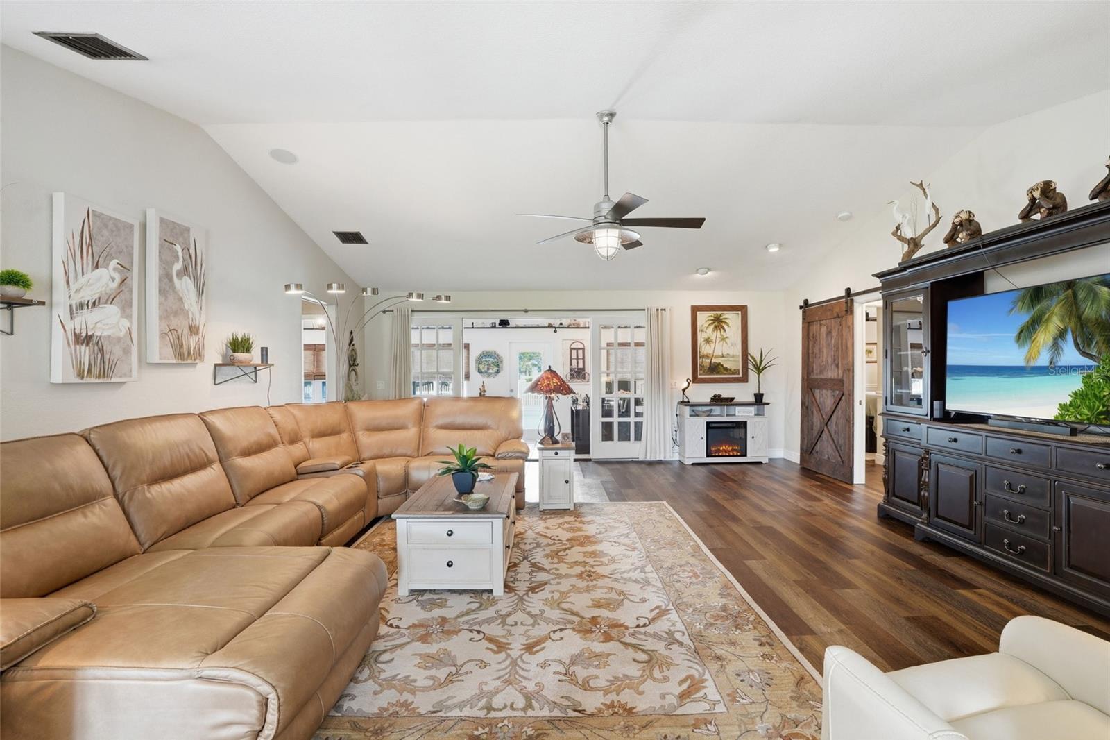 425 CORRIENTES CIR, PUNTA GORDA, FL, 33983