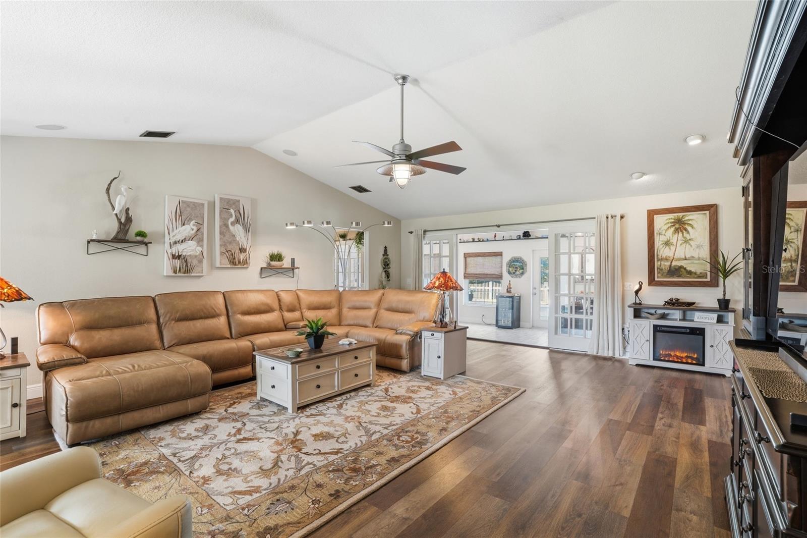 425 CORRIENTES CIR, PUNTA GORDA, FL, 33983