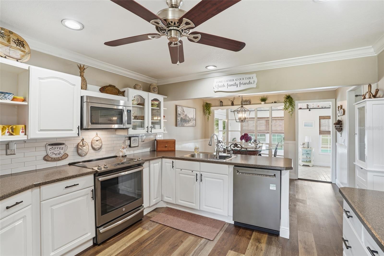 425 CORRIENTES CIR, PUNTA GORDA, FL, 33983
