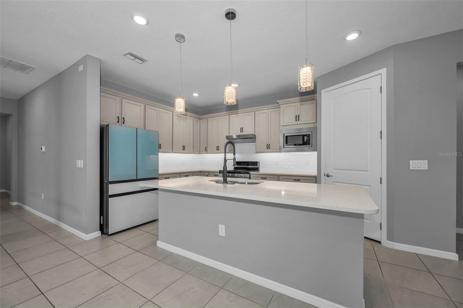 19865 SEA GLASS CIR, LAND O LAKES, FL, 34638