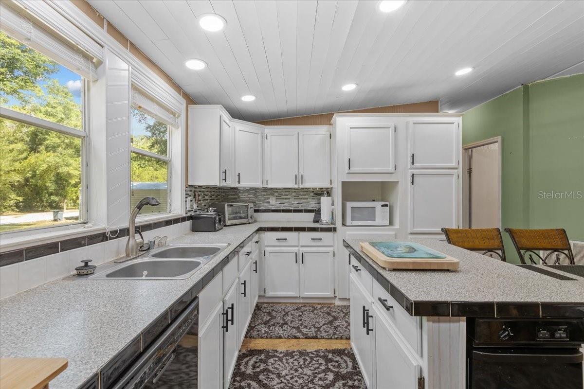 9859 NW 38TH TER, BRANFORD, FL, 32008