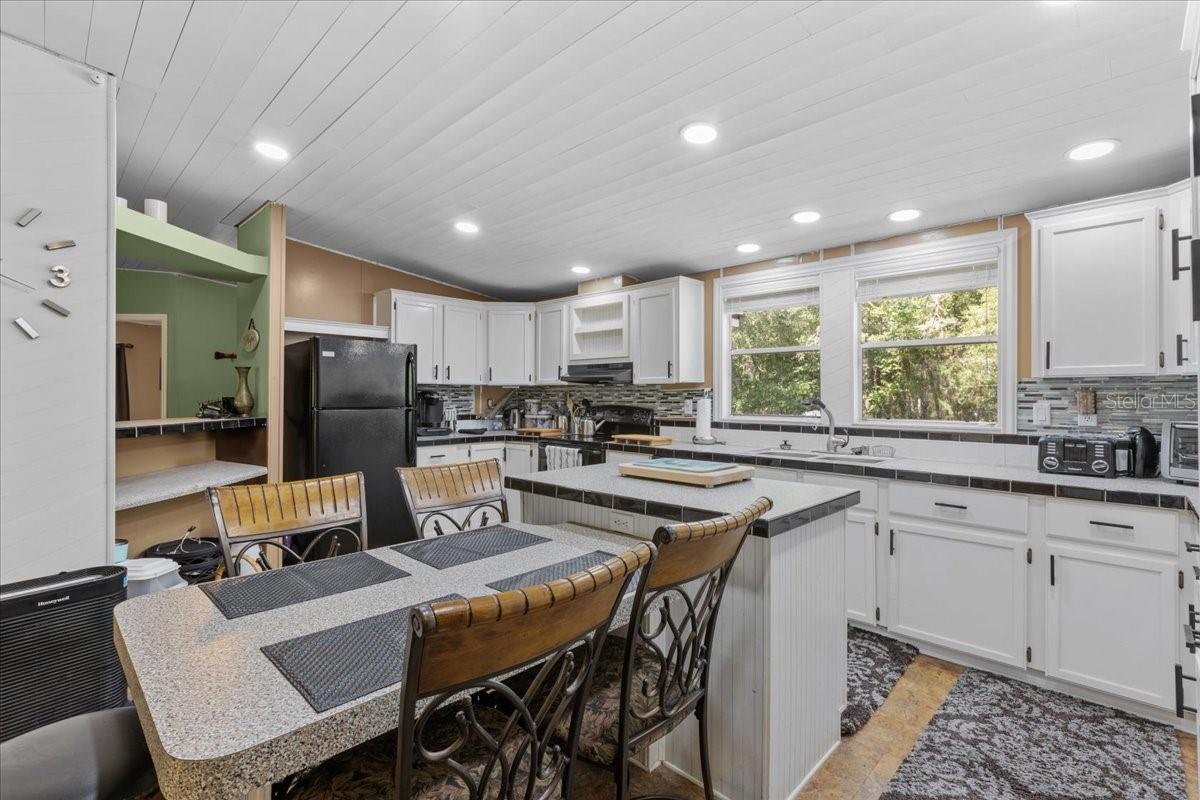 9859 NW 38TH TER, BRANFORD, FL, 32008