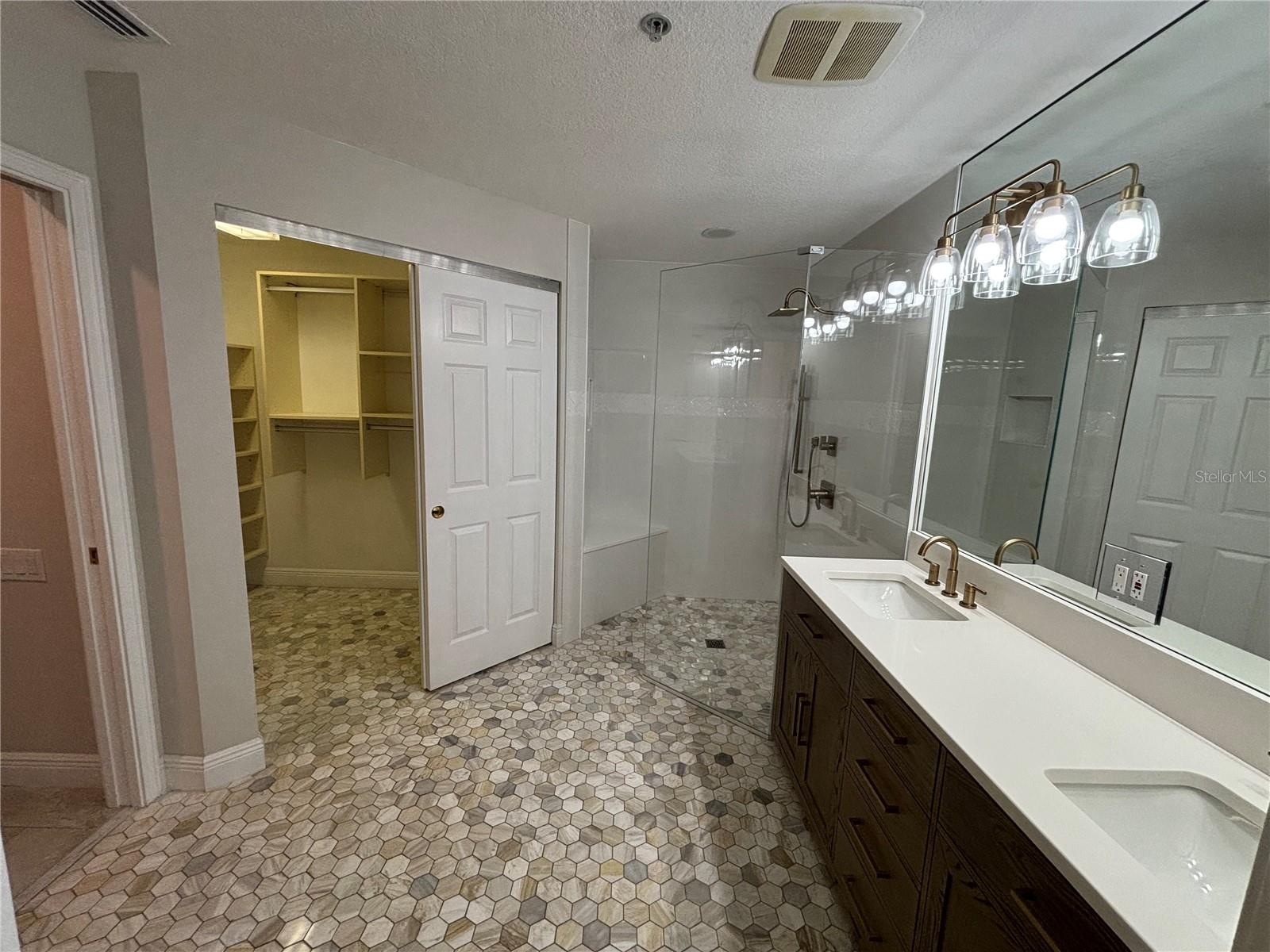 6536 MOORINGS POINT CIR #101, LAKEWOOD RANCH, FL, 34202
