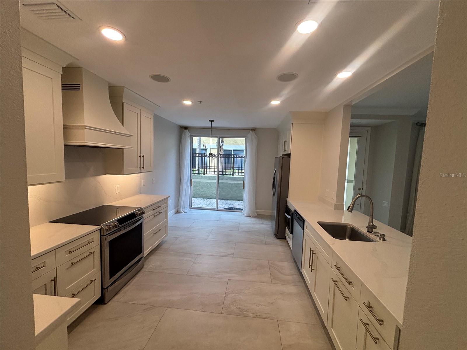 6536 MOORINGS POINT CIR #101, LAKEWOOD RANCH, FL, 34202