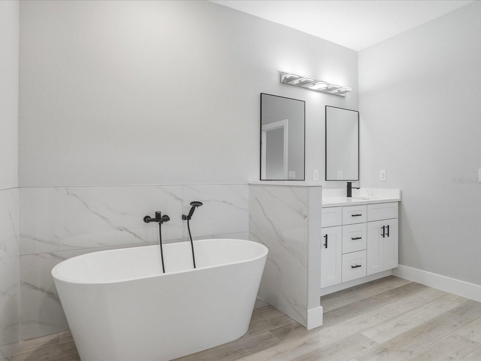 23173 GLEN AVE, PUNTA GORDA, FL, 33980