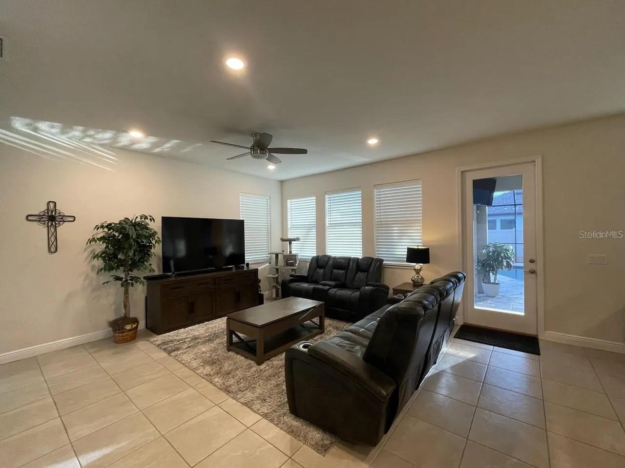 1438 N RIVER CIR, TARPON SPRINGS, FL, 34689