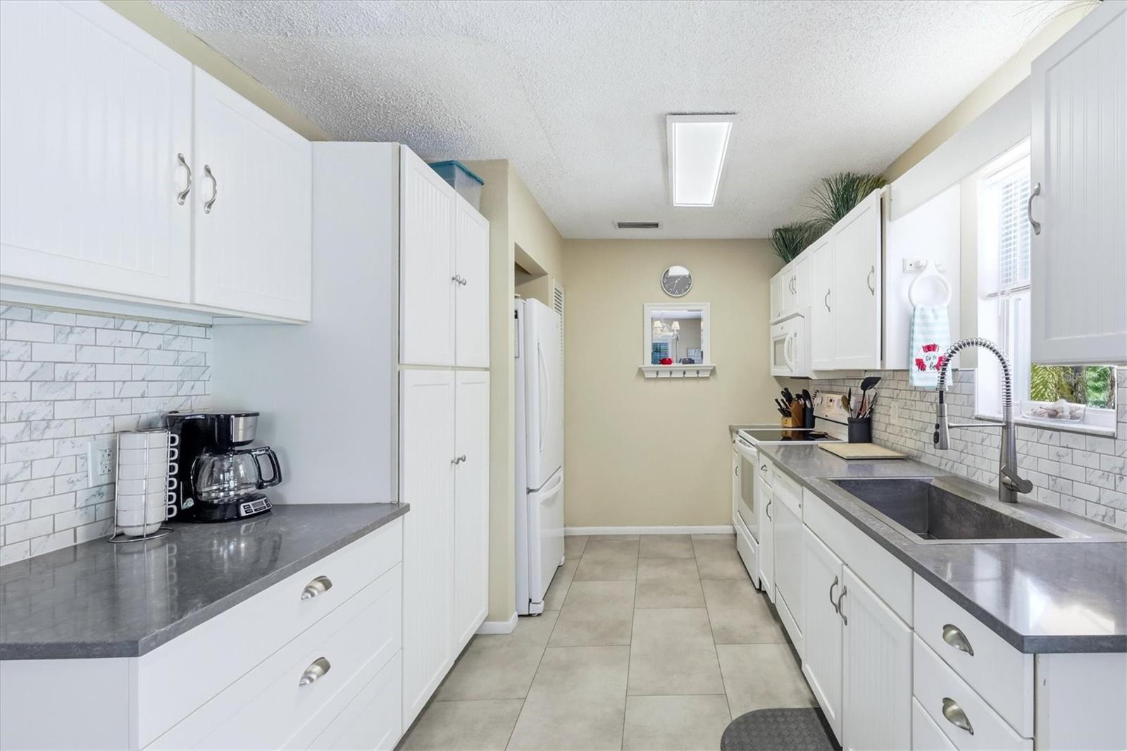 6325 GULF DR, HOLMES BEACH, FL, 34217