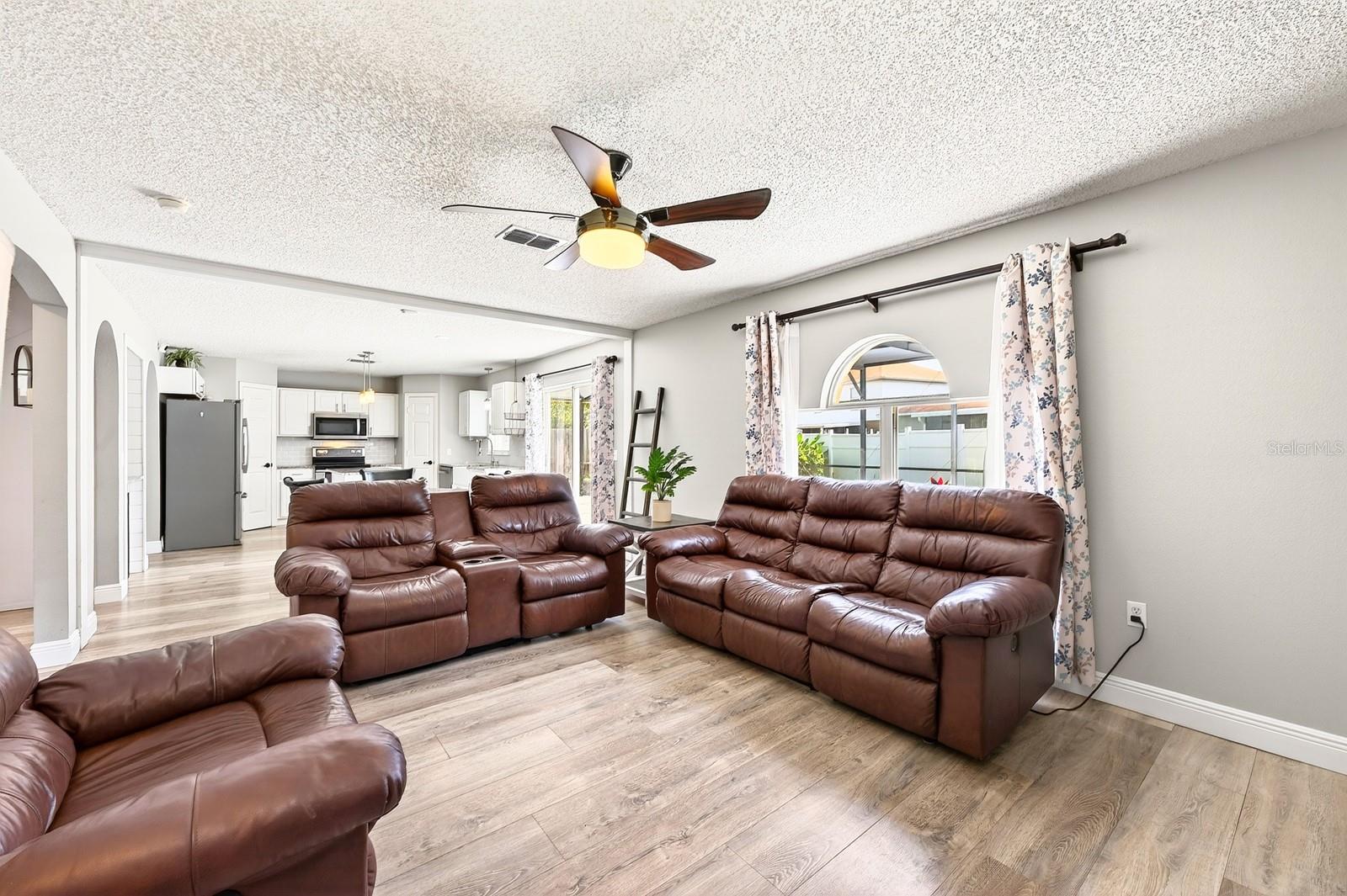 111 CARMEL BAY DR, SANFORD, FL, 32771