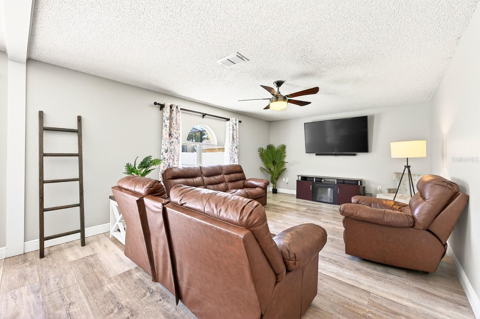 111 CARMEL BAY DR, SANFORD, FL, 32771