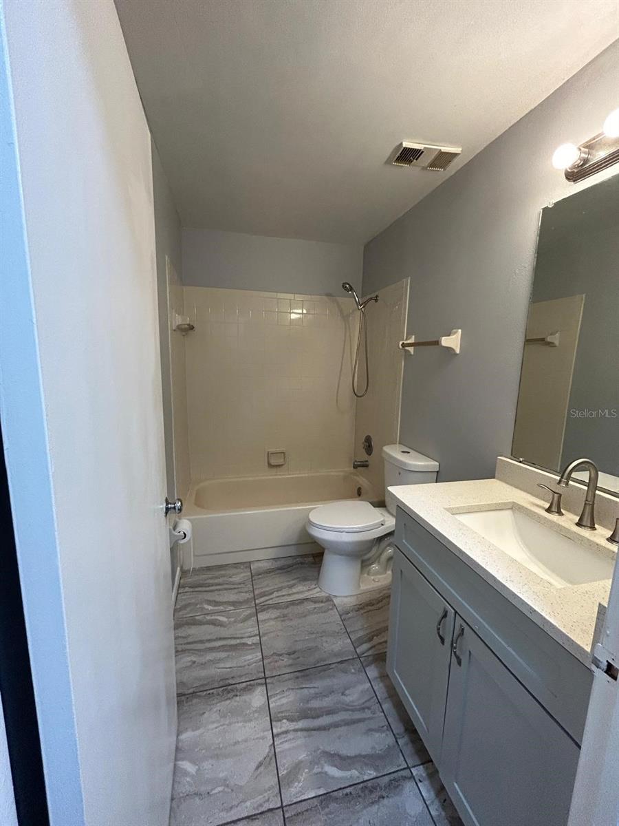 2556 WOODGATE BLVD #203, ORLANDO, FL, 32822