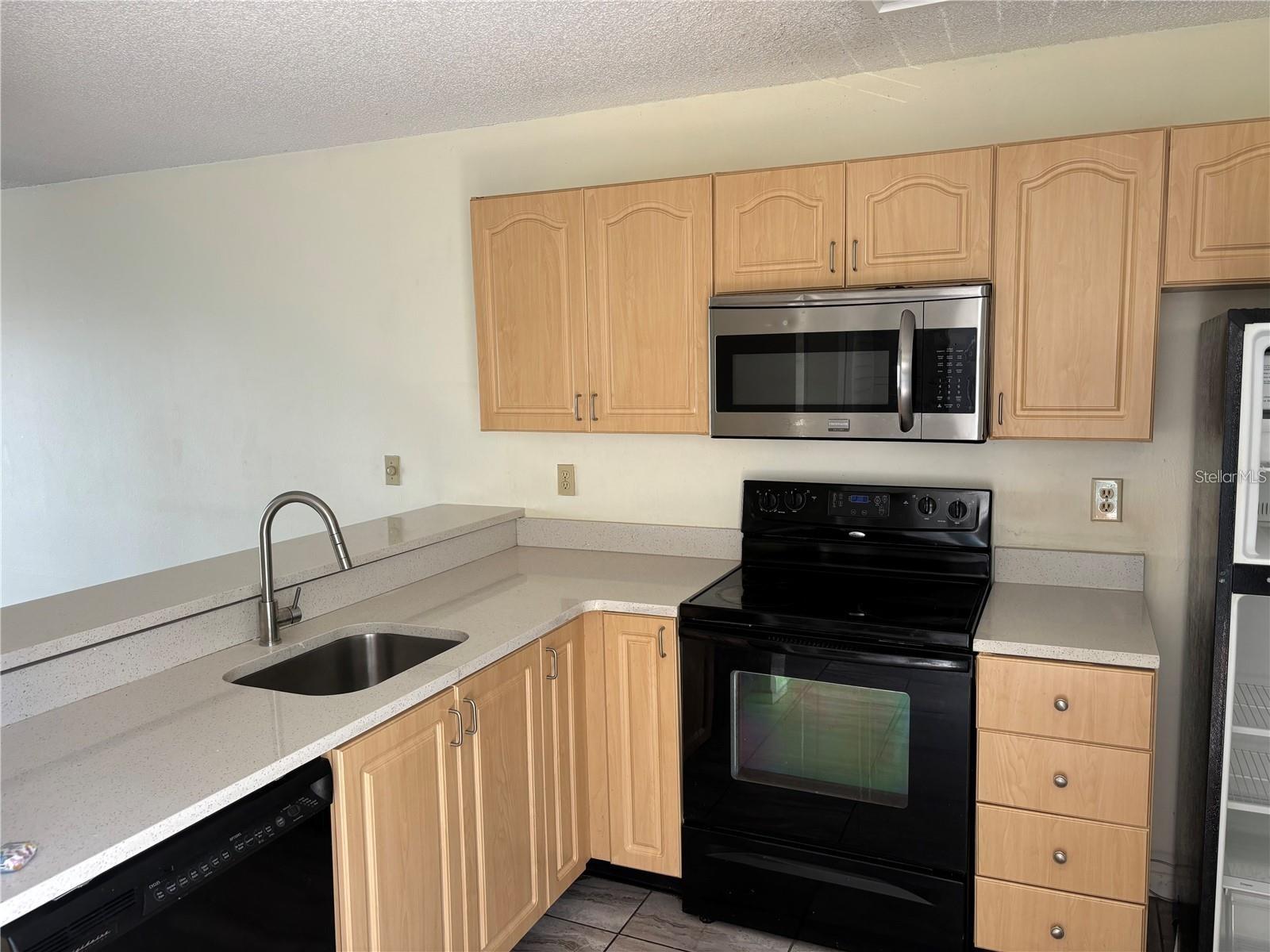 2556 WOODGATE BLVD #203, ORLANDO, FL, 32822