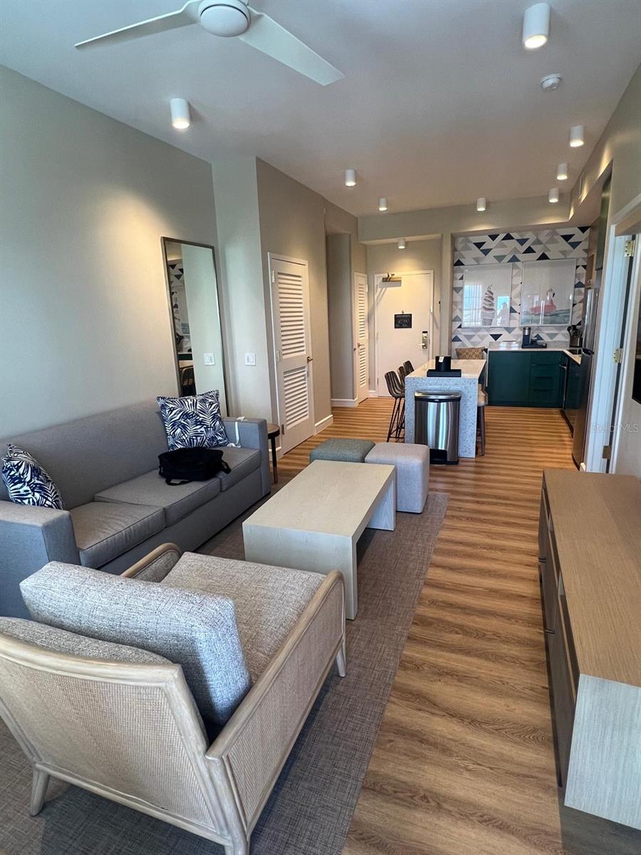 SUNSET WALK HOTEL CONDO PH 1, KISSIMMEE, FL, 34747
