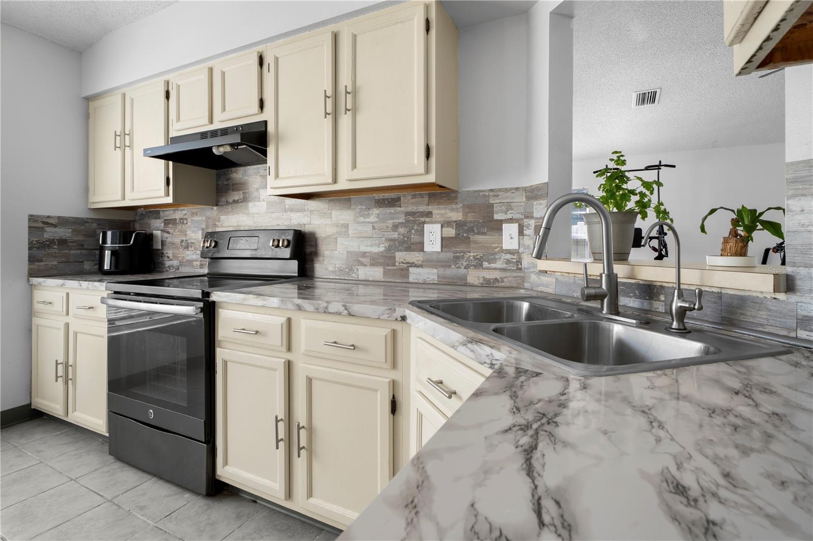 11852 LARK SONG LOOP, RIVERVIEW, FL, 33579