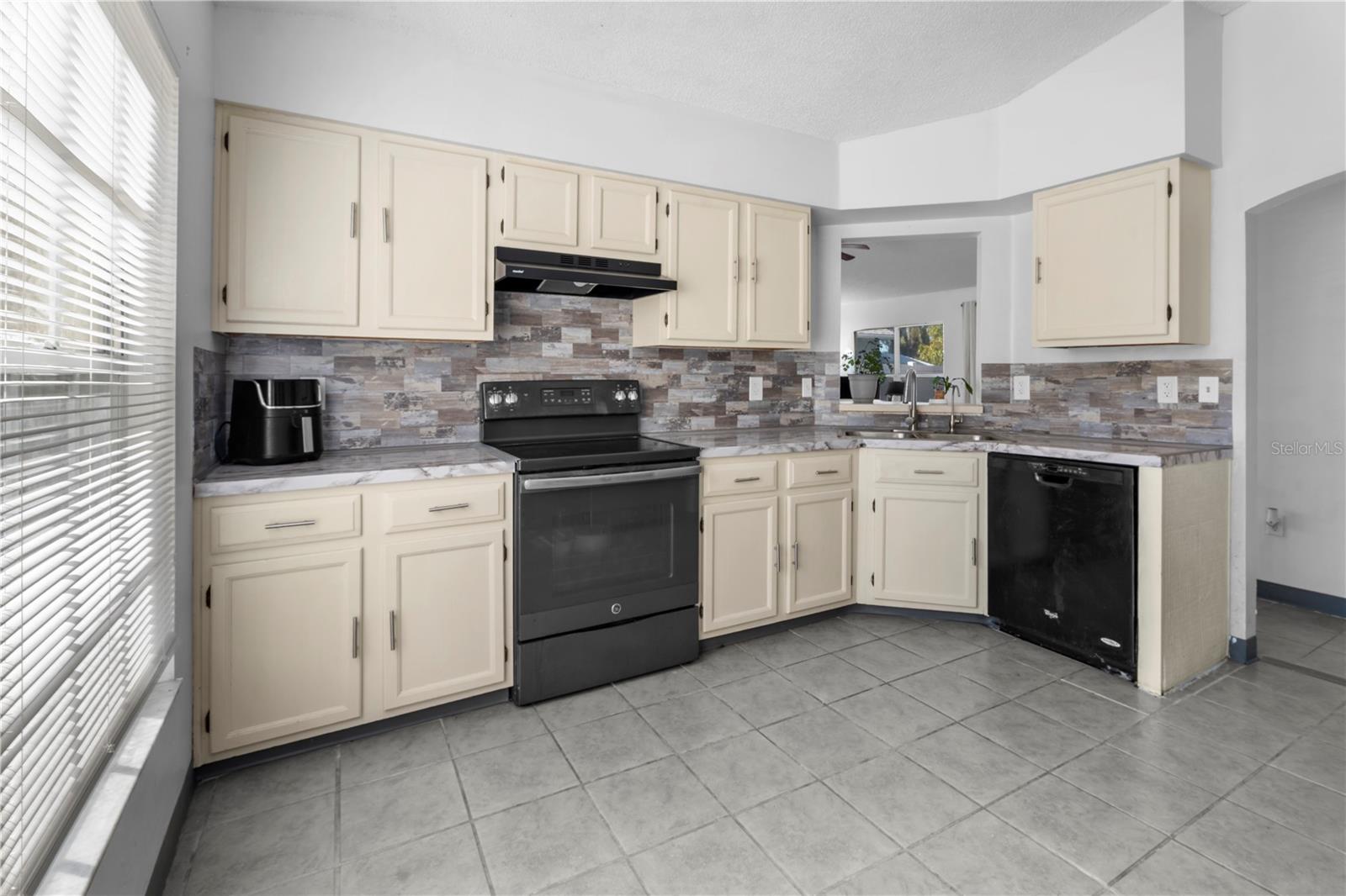 11852 LARK SONG LOOP, RIVERVIEW, FL, 33579