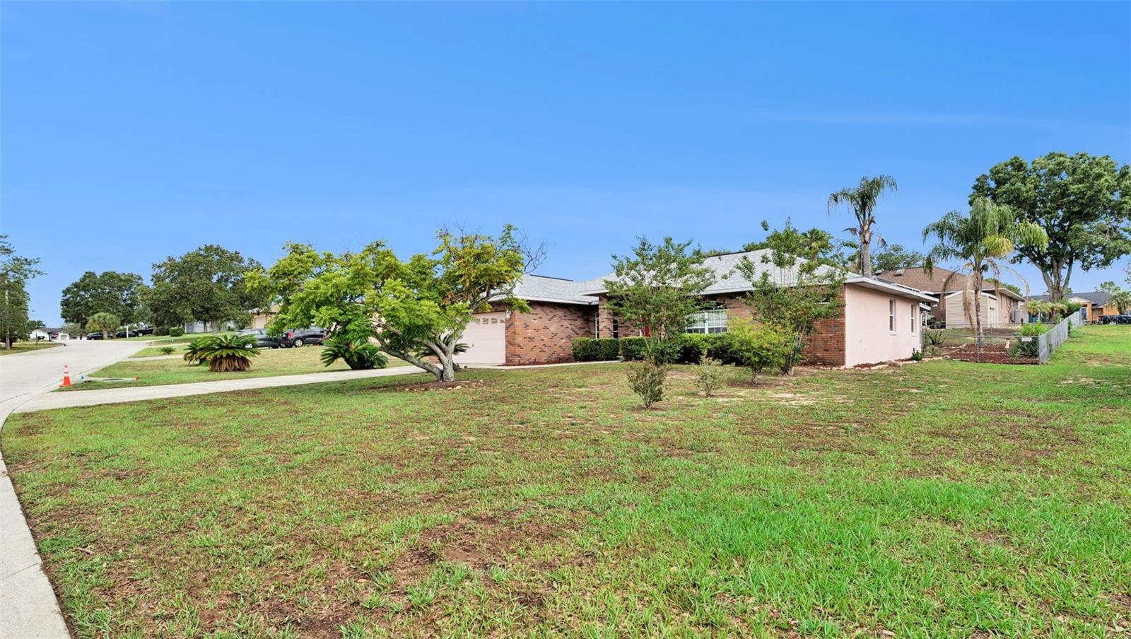 933 DEVONSHIRE WAY, LAKE WALES, FL, 33853