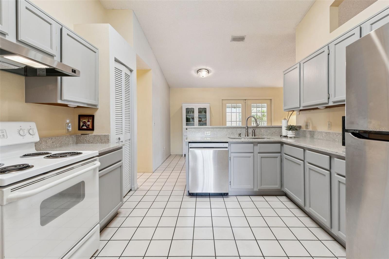933 DEVONSHIRE WAY, LAKE WALES, FL, 33853