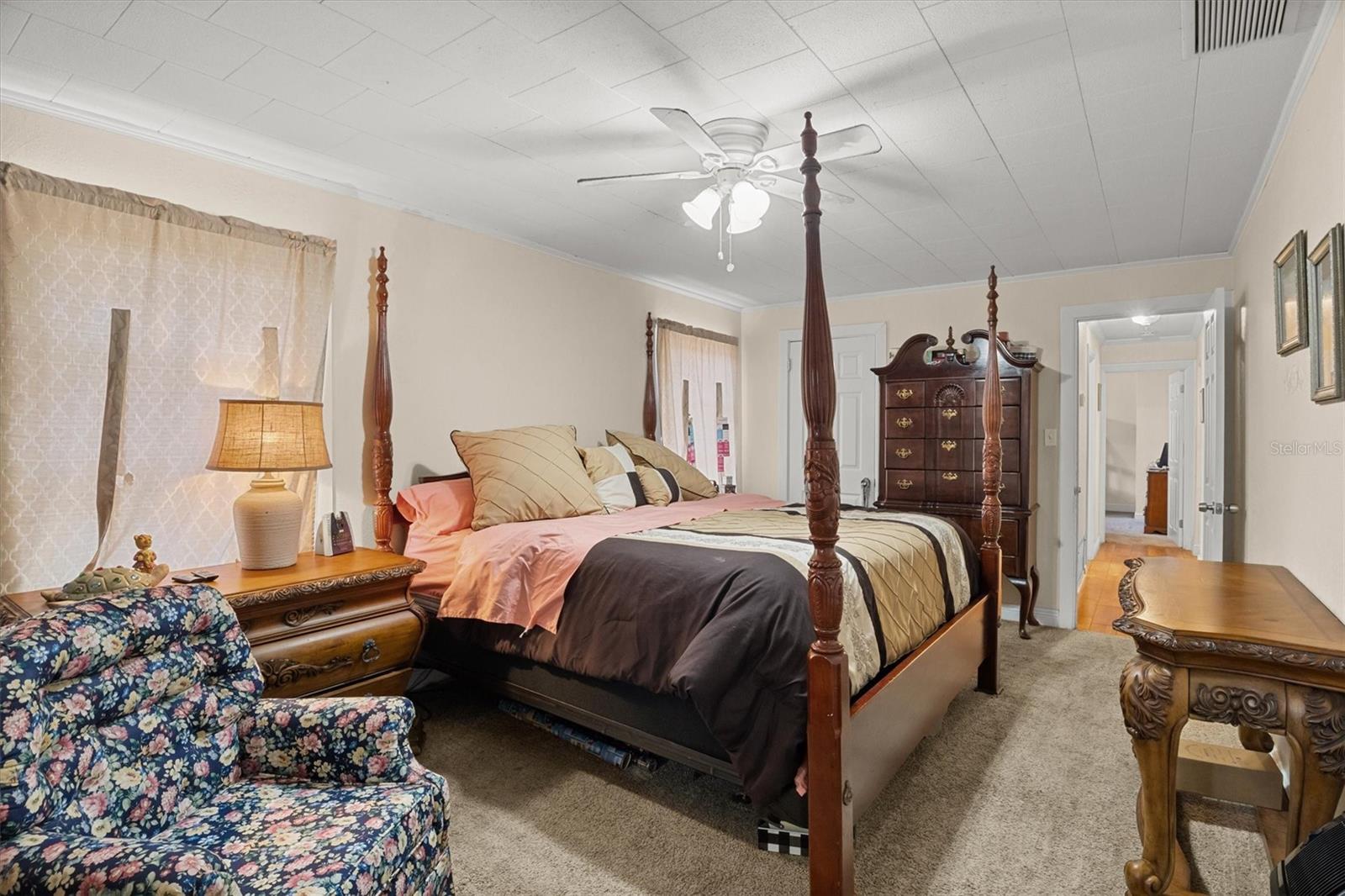 207 S PERRY AVE, FORT MEADE, FL, 33841