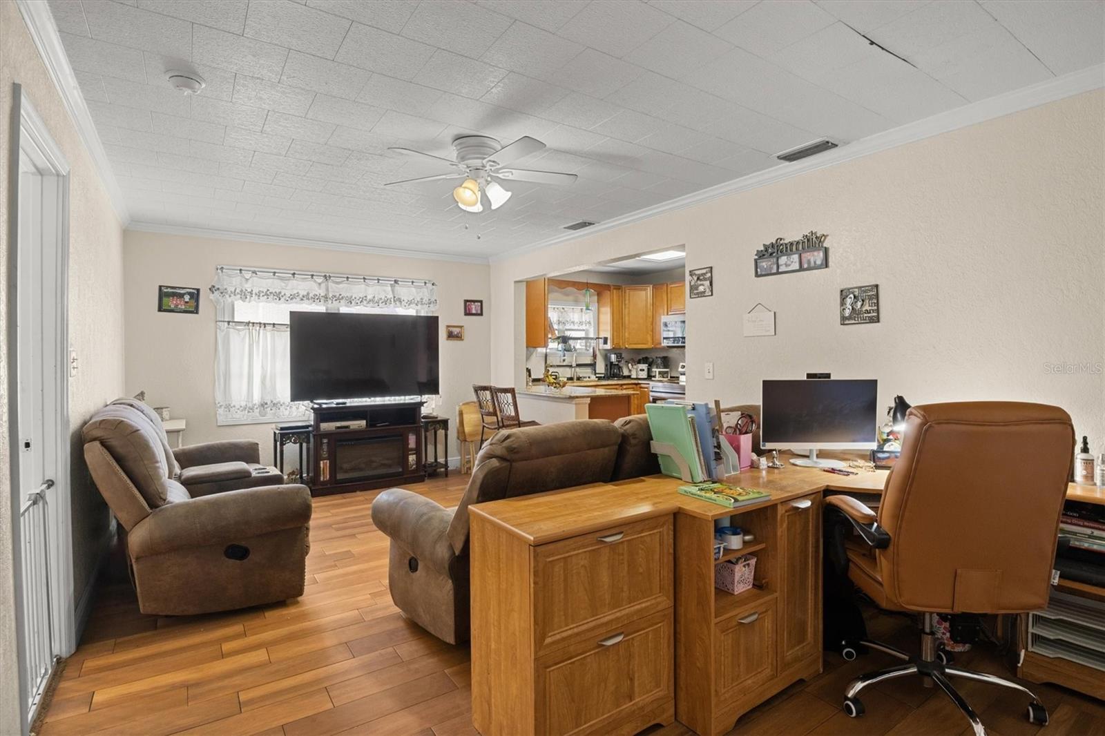 207 S PERRY AVE, FORT MEADE, FL, 33841