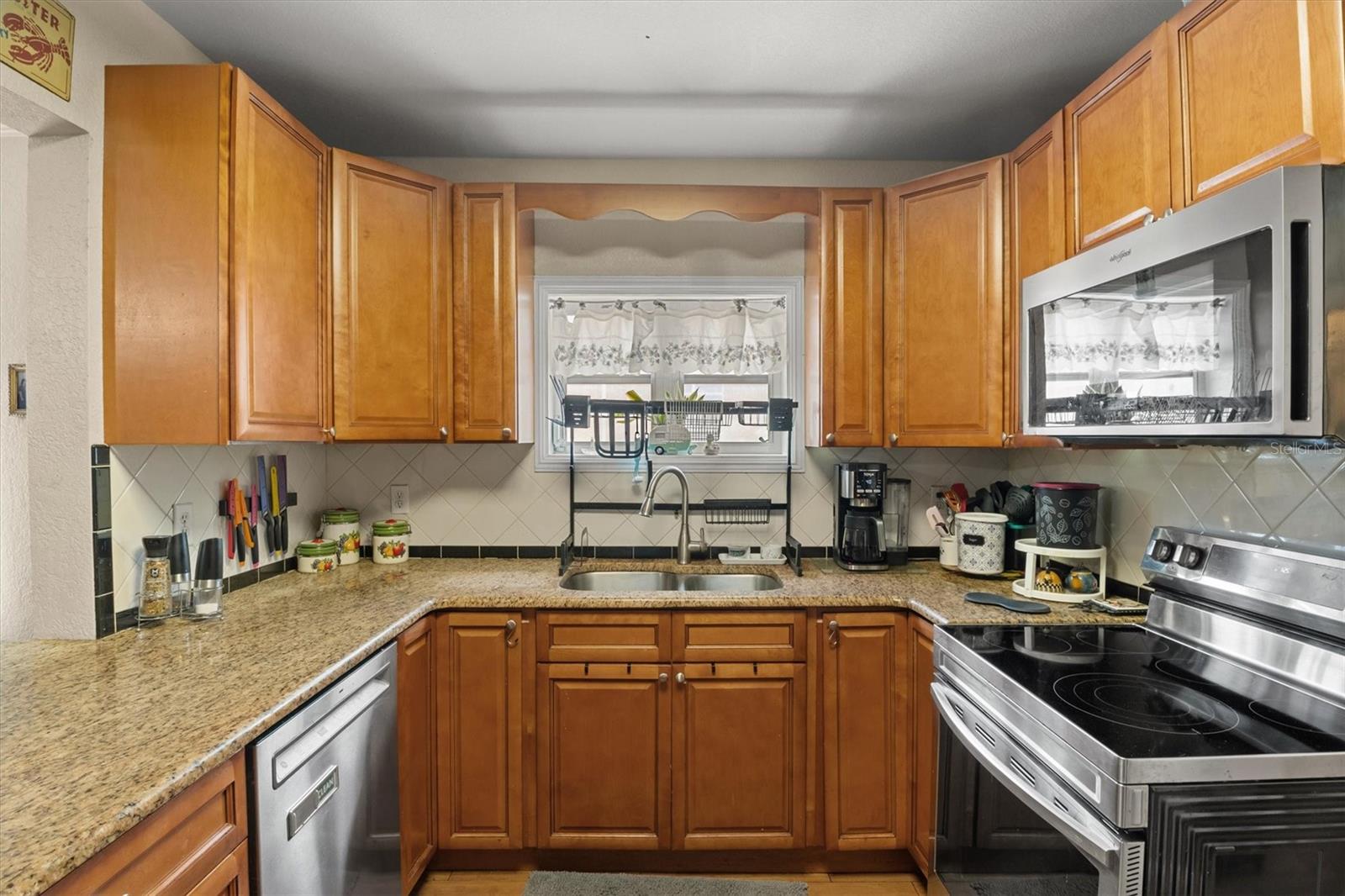 207 S PERRY AVE, FORT MEADE, FL, 33841