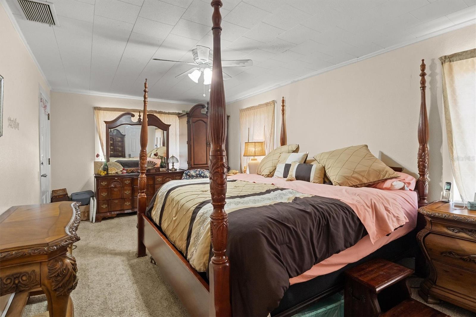 207 S PERRY AVE, FORT MEADE, FL, 33841