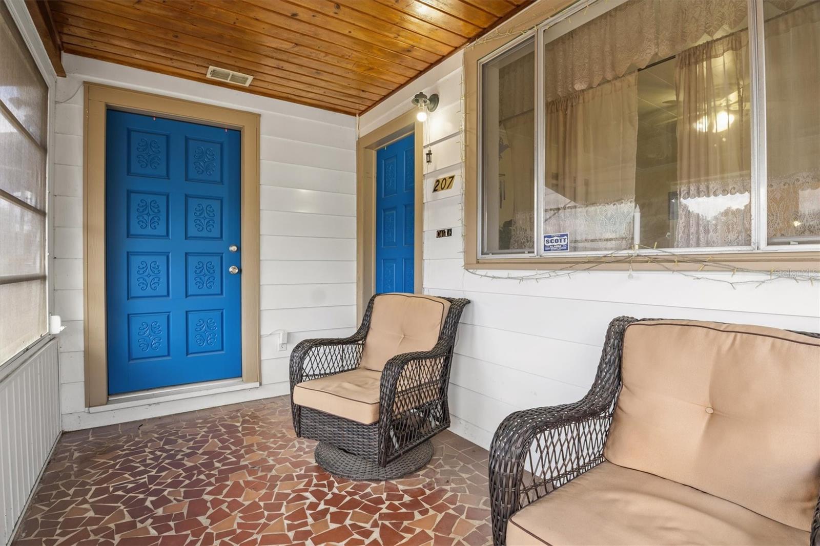 207 S PERRY AVE, FORT MEADE, FL, 33841