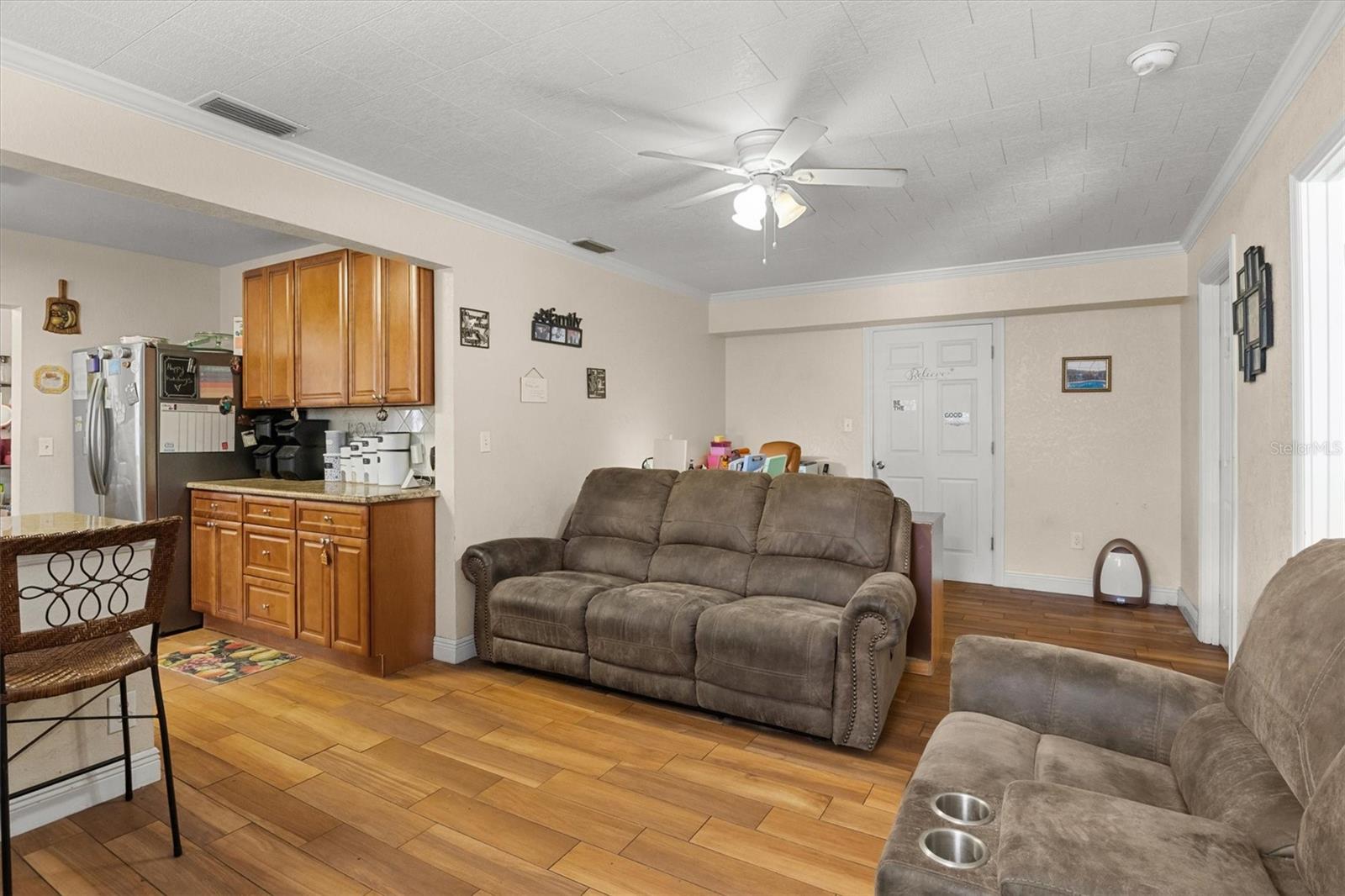 207 S PERRY AVE, FORT MEADE, FL, 33841