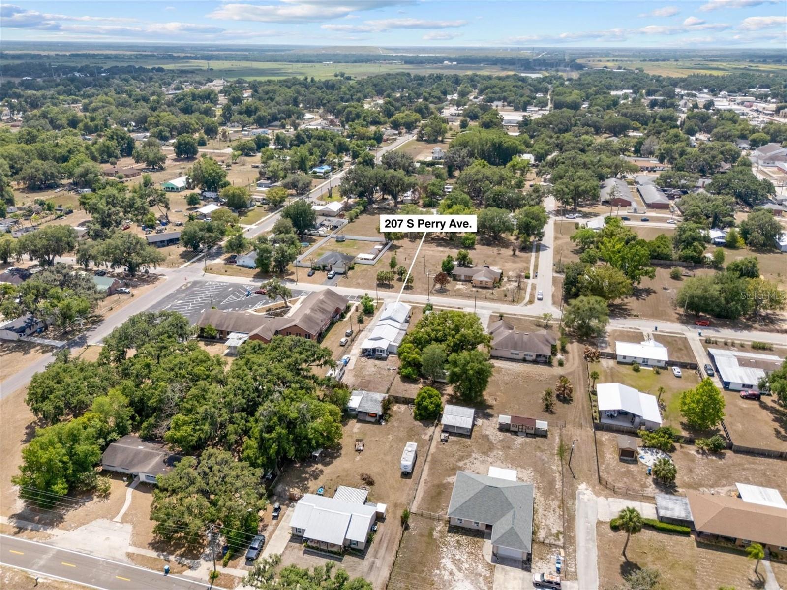 207 S PERRY AVE, FORT MEADE, FL, 33841