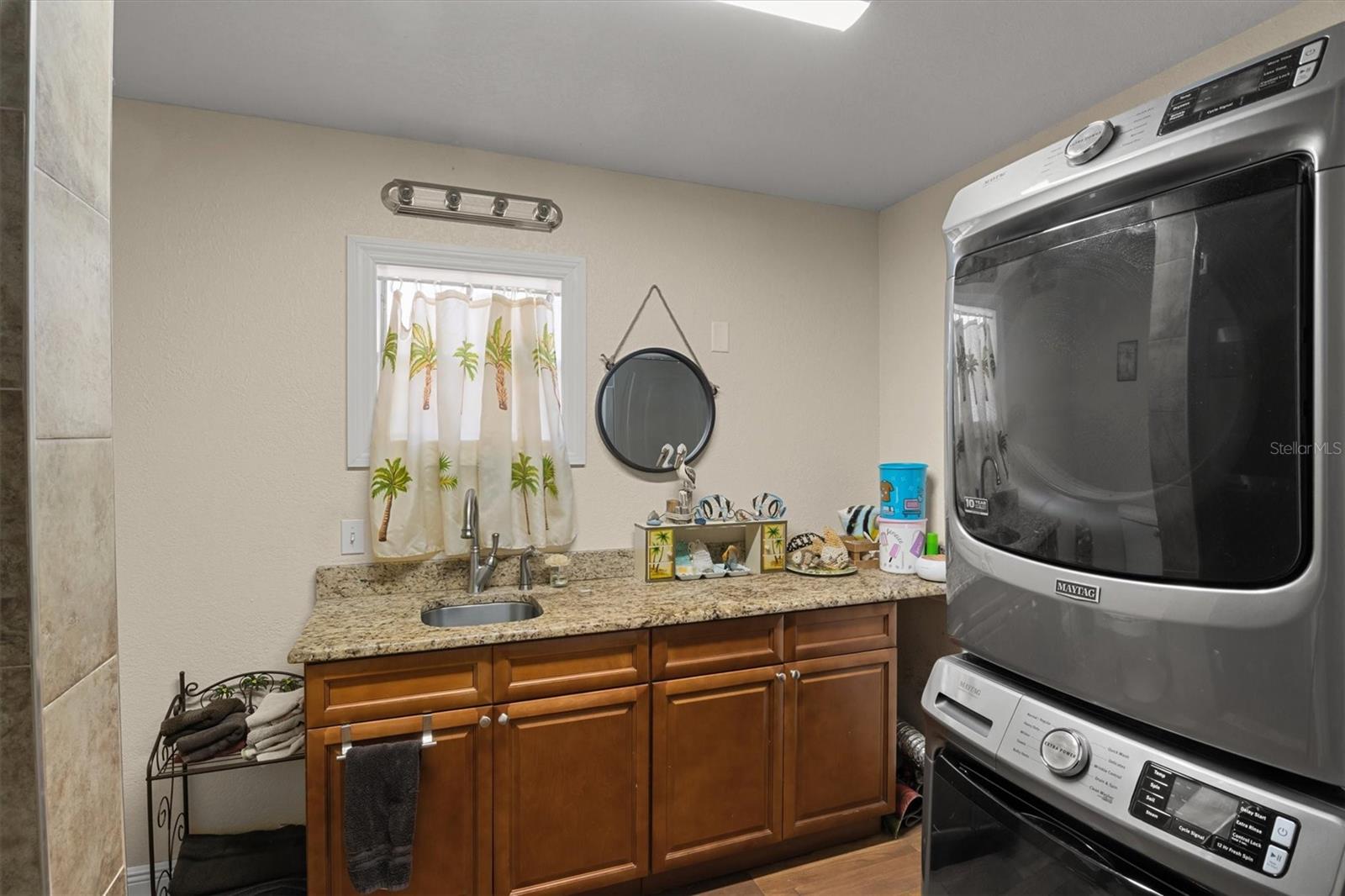 207 S PERRY AVE, FORT MEADE, FL, 33841