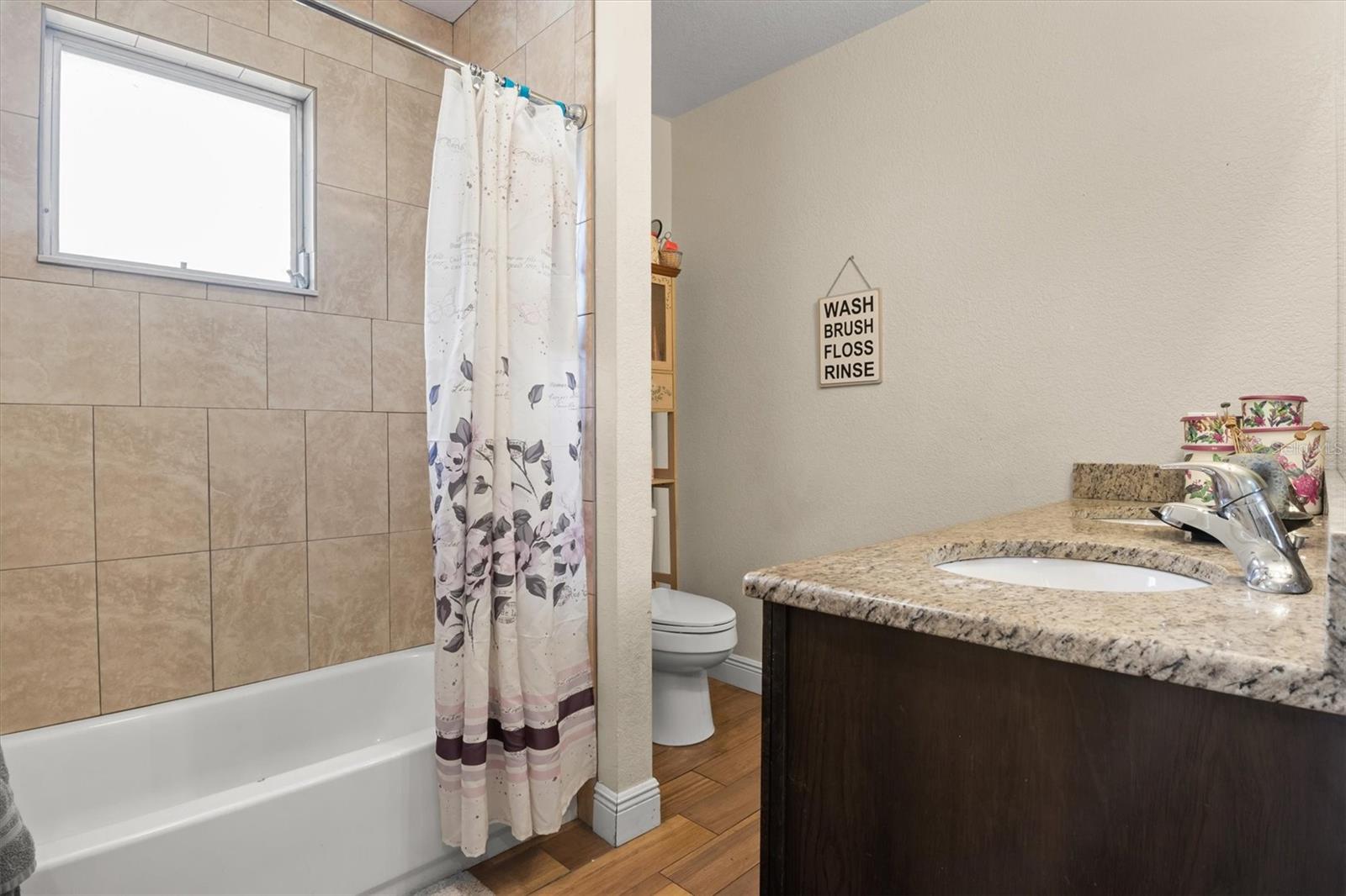 207 S PERRY AVE, FORT MEADE, FL, 33841